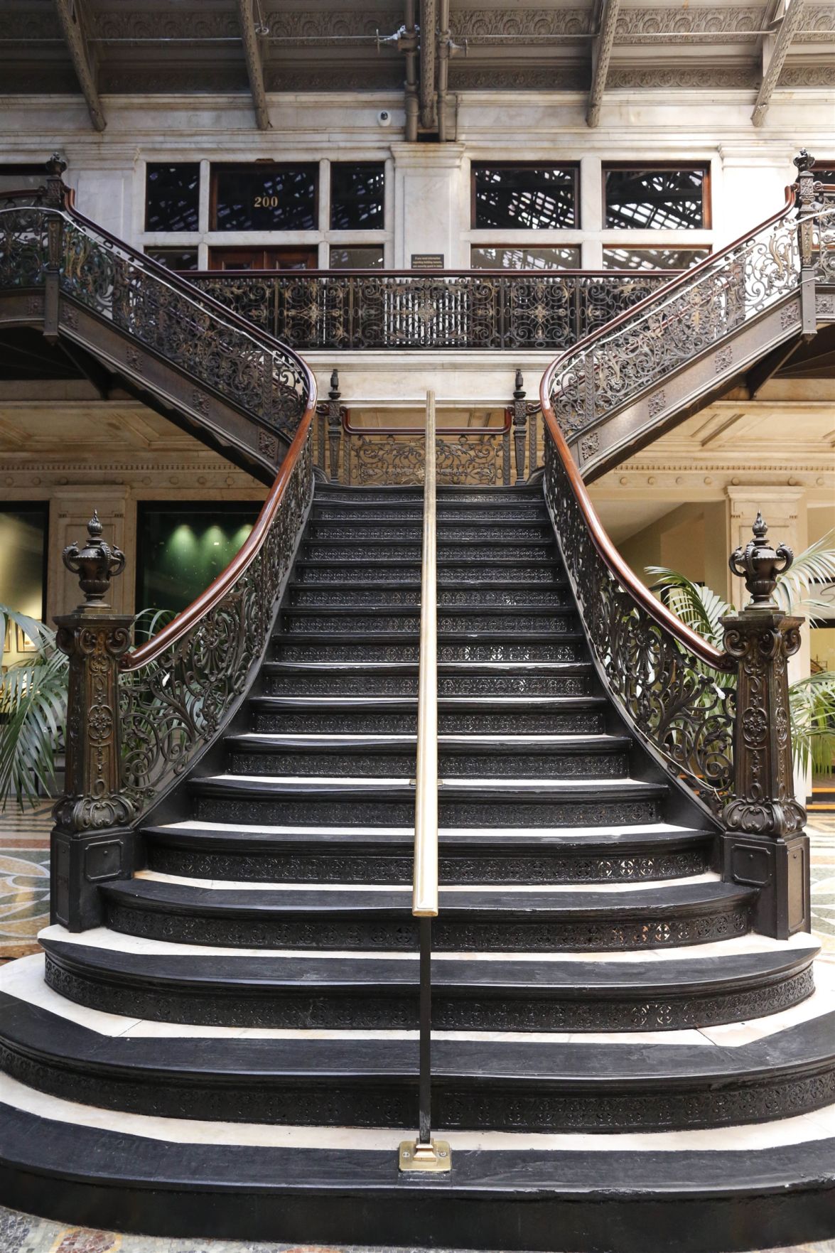 A Closer Look: Ellicott Square Building